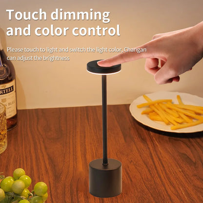 Lampe de table LED à capteur tactile simple – Rechargeable et élégante